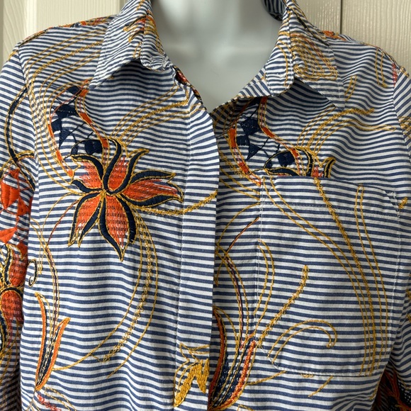 Peck & Peck Woman’s Top, Blue White Striped Floral embroidery, button up. - Picture 2 of 6